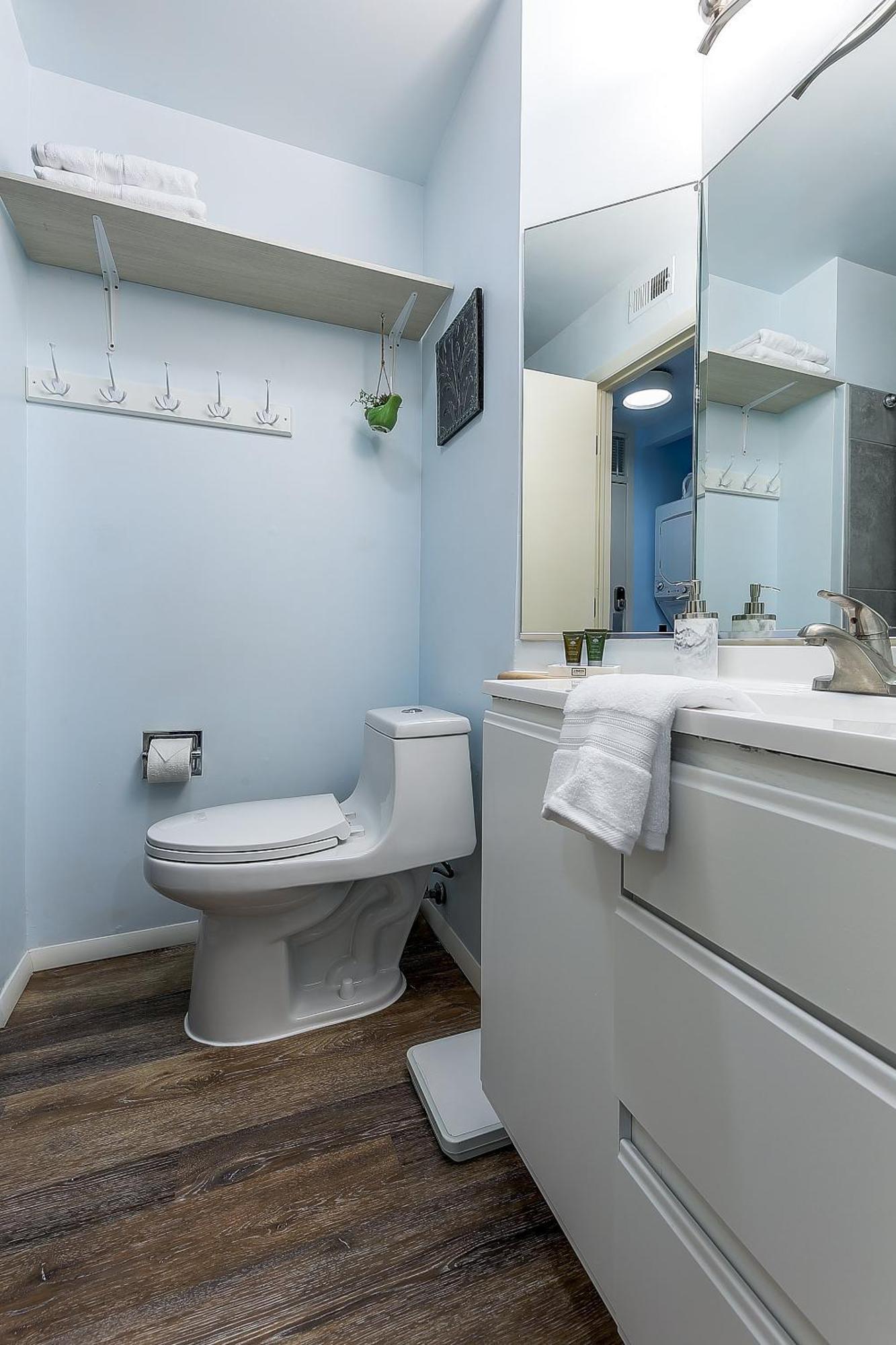 Beautiful Lake View Studio Condo At The Shores Traverse Stadt Exterior foto